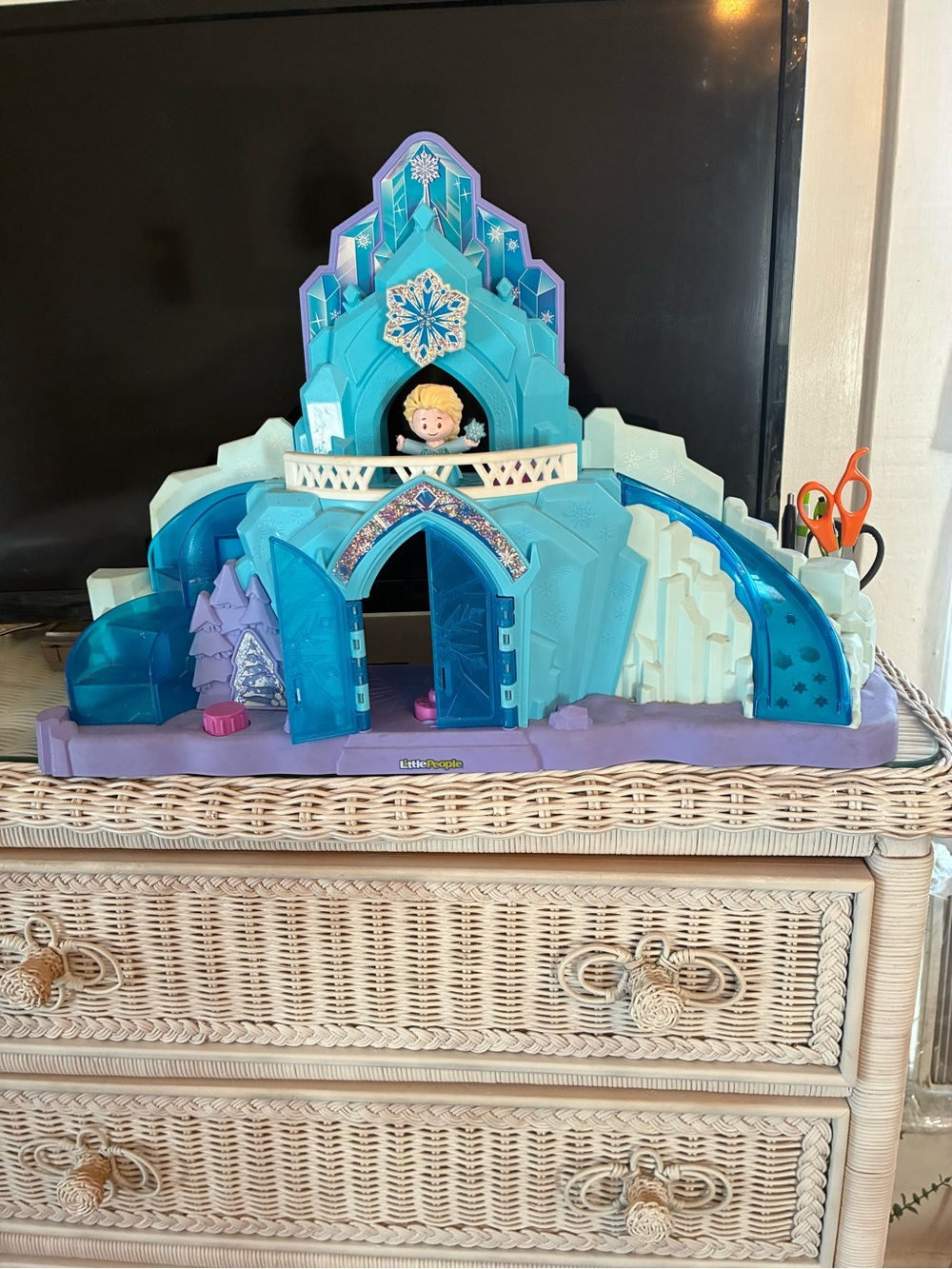 Fisher price little people Disney frozen ice castle